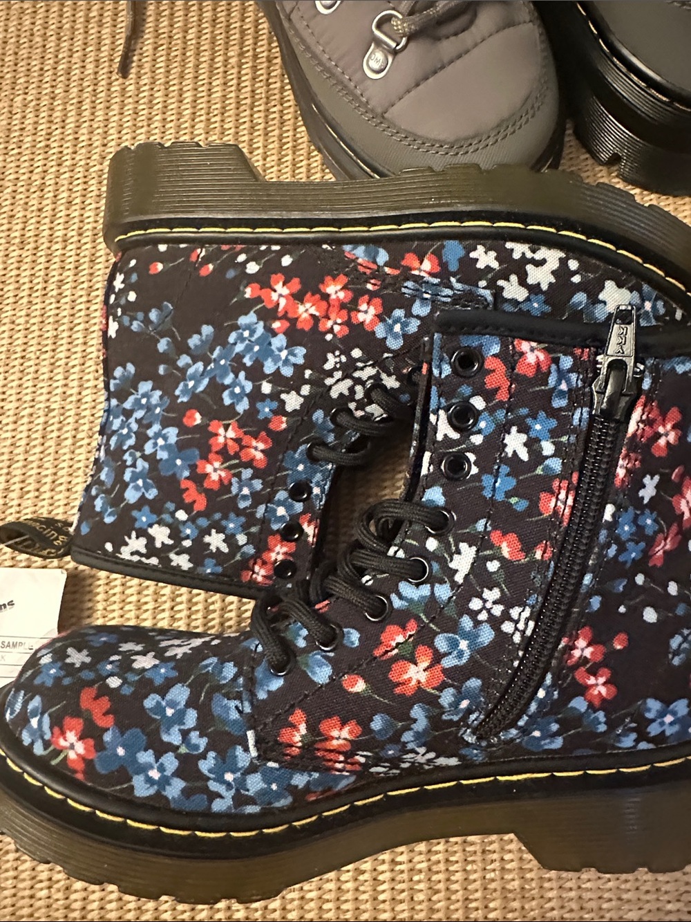 💜#64 Dr. Martens Kids Indigo Kelly Floral Lace-Up Boots